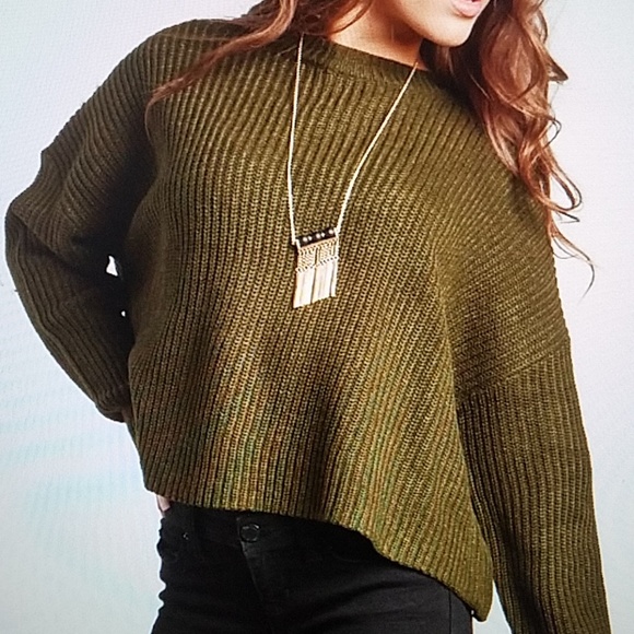 Round neck Long Sleeves Sweater - Picture 2 of 6